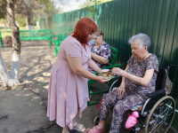 С Медовым Спасом поздравляем