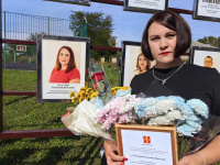 На доске почёта станицы Григорополисской — социальный работник Евгения Плахова